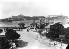 Magyarország, Budapest V., Széchenyi István (Ferenc József) tér, szemben a Széchenyi Lánchíd és a budai Vár. A felvétel 1898 körül készült., 1900, Fortepan, Klösz György, hajó, híd, szekér, látkép, palota, vontatóhajó, gőzhajó, Ipar hajó, Budapest, függőhíd, William Tierney Clark-terv, Fortepan #57551