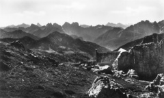 Olaszország, Dolomitok, kilátás délkelet felé a Coldai menedékháztól (Rifugio Sonino al Coldai)., 1906, Teodoro Wolf-Ferrari, látkép, Fortepan #57727