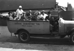 Denmark, nyitott városnéző autóbusz., 1932, Szathmáry István, hat, bus, tableau, women, men, bowler hat, sightseeing, hat in hand, Fortepan #57789