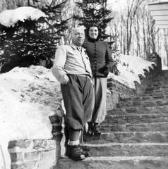 1935, Botár Angéla, winter, snow, stairs, man, woman, breech, double portrait, boots, hands in pockets, Fortepan #57899