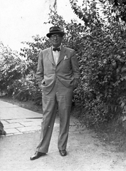 1935, Botár Angéla, portrait, hat, glasses, man, bow tie, hands in pockets, Fortepan #57906