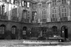 France, Aix-en-Provence, Place d'Albertas., 1958, Pierre Varga, fountain, venetian blind, Fortepan #57965