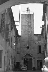 France, Biot, Place de l'Église, Szent Mária Magdolna-templom., 1958, Pierre Varga, Renault-brand, venetian blind, bell, church clock, public building, Fortepan #57973