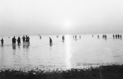 Hungary, Balatonszárszó, 1935, water surface, bathing, genre painting, shore, Fortepan #58059