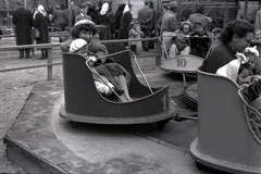 Magyarország, Városliget,Vidámpark, Budapest XIV., Kis vidámpark, Kis Kanyargó., 1957, Egri Gábor, svájcisapka, vidámpark, Budapest, Fortepan #58180