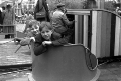 Magyarország, Városliget,Vidámpark, Budapest XIV., Kis vidámpark, Kis Kanyargó., 1957, Egri Gábor, vidámpark, Budapest, Fortepan #58184