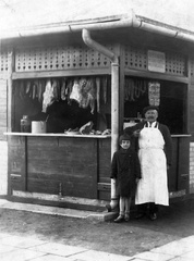 Magyarország, Budapest IV., Bartha Pál rákospalotai hentes bódéja az Újpesti piacon., 1930, Horváth Lajos, húsbolt, Budapest, Fortepan #58216