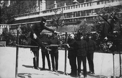 Hungary, Budapest I., Váralja utca, Magyar Királyi Testőrség laktanyájának udvara., 1922, Horváth Lajos, soldier, exercise, Exercise Equipment, high jump, Budapest, Fortepan #58221