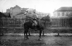 Magyarország, Budapest X., Korponai utca a Kőrösi Csoma sétány (Belső Jászberényi út) és Kápolna utca torkolatánál., 1918, Jurányi Attila, első világháború, ló, lovas, magyar katona, Budapest, Fortepan #58261