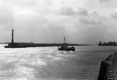 Németország, Rostock,Warnemünde, a kikötő bejárata., 1967, Nagy Zoltán, hajó, NDK, kikötő, móló, Fortepan #58323