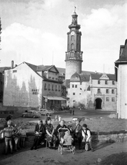 Németország, Weimar, Markt, szemben a Stadtschloss (másnéven Residenzschloss)., 1967, Nagy Zoltán, babakocsi, NDK, Fortepan #58325