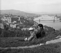 Magyarország, Gellérthegy, Budapest I., látkép a budai Várral és a Széchenyi Lánchíddal., 1960, Nagy Gyula, látkép, Duna, Budapest, függőhíd, William Tierney Clark-terv, Fortepan #58381