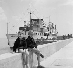 Magyarország,Balaton, Badacsony, Badacsonytomaj, hajóállomás, háttérben a Beloiannisz személyhajó., 1961, Nagy Gyula, hajó, hajóállomás, Beloiannisz hajó, Fortepan #58428