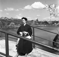 Hungary, Veszprém, a vidámpark csónakázótava., 1962, Nagy Gyula, handbag, bag, Fortepan #58450