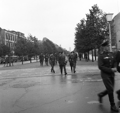 Germany, Berlin, Kelet-Berlin, Unter den Linden a Brandenburgi kapu felől nézve., 1962, Nagy Gyula, GDR, Soviet soldier, East-Berlin, Fortepan #58478