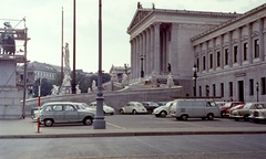 Ausztria, Bécs, Dr. Karl Renner-Ring, Parlament., 1966, Herbály István, színes, Fiat-márka, Renault-márka, Volkswagen-márka, országház, Renault 4, Volkswagen Bogár, neoklasszicizmus, Pallasz Athéné-ábrázolás, Theophil Hansen-terv, Fortepan #58895