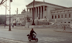 Ausztria, Bécs, Dr. Karl Renner-Ring, Parlament., 1966, Herbály István, színes, országház, neoklasszicizmus, Pallasz Athéné-ábrázolás, Theophil Hansen-terv, Fortepan #58896