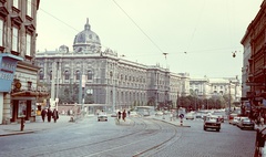 Ausztria, Bécs, Babenbergerstrasse a Mariahilfer Strasse felől nézve, balra a Kunsthistorisches Museum., 1966, Herbály István, színes, Fortepan #58900