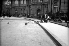 Hungary, Budapest XIV., Vajdahunyad vára., 1916, Németh Tamás, Urai Dezső, baby carriage, street view, genre painting, museum, Ignác Alpár-design, lamp post, dove, Budapest, Neo-Baroque-style, Fortepan #59059