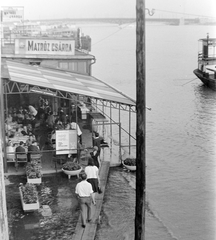 Magyarország, Budapest IX., Matróz csárda a Szabadság híd pesti hídfőjénél az alsó rakparton., 1966, Fortepan, vendéglátás, cégtábla, árvíz, Budapest, Fortepan #5968