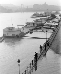 Hungary, Budapest V., Dunai árvíz a Belgrád rakpartnál., 1965, Fortepan, ship, fishing, flood, picture, lamp post, fish carrier, Budapest, Fortepan #5970