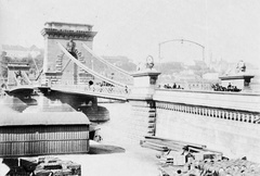 Hungary, Budapest V., a Széchenyi Lánchíd a pesti hídfőtől Buda felé nézve., 1901, Lajtai László, bridge, sculpture, construction, Budapest, suspension bridge, William Tierney Clark-design, Fortepan #59736