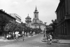 Magyarország, Békéscsaba, Luther utca az evangélikus Nagytemplom felé nézve, balra az evangélikus Kistemplom (Öregtemplom)., 1975, Tóth Lajos, templom, romantika, empire stílus, evangélikus, Fortepan #59779