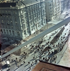 Magyarország, Budapest V., Március 15. tér és a Belgrád rakpart az épülő Erzsébet híd pesti kapuzatáról nézve., 1964, Nagy Gyula, színes, Budapest, madártávlat, Fortepan #59961