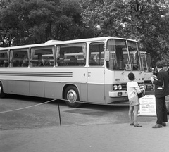 Magyarország, Városliget,Budapesti Nemzetközi Vásár, Budapest XIV., Ikarus 250 típusú tárgyaló autóbusz., 1970, Nagy Gyula, Ikarus-márka, kiállítás, Budapest, autóbusz, Ikarus 250, Fortepan #59989