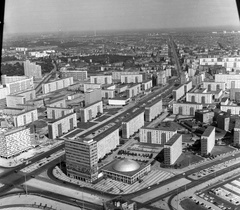 Németország, Berlin, Kelet-Berlin, kilátás a TV toronyból, balra a Karl Marx Allee, jobbra az Alexanderstrasse., 1970, Nagy Gyula, látkép, NDK, Kelet-Berlin, modern építészet, Fortepan #60026