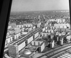 Németország, Berlin, Kelet-Berlin, kilátás a TV toronyból, balra a Karl Marx Allee, jobbra az Alexanderstrasse., 1970, Nagy Gyula, NDK, Kelet-Berlin, modern építészet, Fortepan #60029