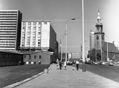 Németország, Berlin, Kelet-Berlin, Karl Liebknecht Strasse a Szent Mária-templom felé nézve., 1970, Nagy Gyula, templom, NDK, lámpaoszlop, Kelet-Berlin, Fortepan #60033