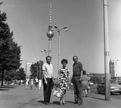 Németország, Berlin, Kelet-Berlin, Schlossplatz (Marx Engels Platz), háttérben a TV torony., 1970, Nagy Gyula, tévétorony, NDK, lámpaoszlop, Kelet-Berlin, Hermann Henselmann-terv, Fortepan #60034