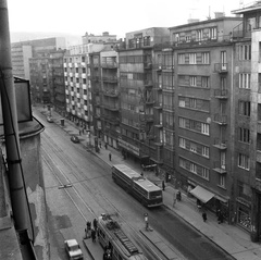 Magyarország, Budapest II., Margit körút (Mártírok útja) a Keleti Károly utcától a Fényes Elek utca felé nézve., 1976, Nagy Gyula, forgalom, autóbusz, utcakép, életkép, Ikarus-márka, villamos, villamosmegálló, Ganz-márka, Ikarus 280, Budapest, Ganz UV, Fortepan #60050