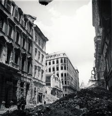 Magyarország, Budapest V., Deák Ferenc utca a Deák Ferenc tér felé nézve, háttérben takarva az Anker-ház., 1945, Fortepan, háborús kár, rom, Budapest, Fortepan #60163