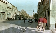 Szlovákia, Losonc, ulica Tomása Garrigue Masaryka a református templom felé nézve., 1959, Zsanda Zsolt, Vajszada Károly, Csehszlovákia, színes, utcakép, Fortepan #60228