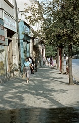 Szlovákia, Losonc, ulica Tomása Garrigue Masaryka a Kubínyiho námestie felé nézve., 1961, Zsanda Zsolt, Vajszada Károly, Csehszlovákia, színes, utcakép, kétnyelvű felirat, Fortepan #60277