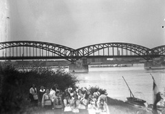 Hungary, Budapest XI., az Összekötő vasúti híd a Kopaszi gátról nézve., 1930, Zsohár Zsuzsa, flag, boat, railway bridge, scouting, Budapest, Fortepan #60310