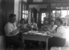 1930, Zsohár Zsuzsa, tableau, drinking, fruit, basket, place, bench, glass, table, chair, porch, twins, cherry, Fortepan #60311