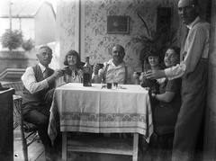 1930, Zsohár Zsuzsa, wicker chair, tableau, drinking, interior, glass, table, Fortepan #60315