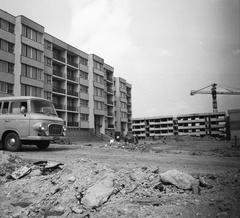 Magyarország, Szentendre, Szelesdomb, Püspökmajori (Felszabadulás) lakótelep építése., 1975, Gárdos György, építkezés, lakótelep, Barkas-márka, toronydaru, Fortepan #60501