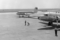 Magyarország, Ferihegyi (ma Liszt Ferenc) repülőtér, Budapest XVIII., szemben a kelet-német "Deutsche Lufthansa" Iljusin Il-14P típusú repülőgépe., 1958, Fortepan, közlekedés, szovjet gyártmány, repülőgép, Lufthansa légitársaság, Iljusin-márka, Iljusin IL-14, Budapest, Fortepan #6059