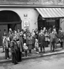 Lengyelország, Krakkó, ulica Slawkowska 30., 1973, Gárdos György, csoportosulás, házszám, Fortepan #60600