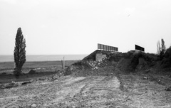 Magyarország, a Balatonalmádi-Káptalanfüred közötti felüljáró, balra a 71-es főút és a vele párhuzamosan haladó balatoni vasútvonal., 1975, Krantz Károly, Fortepan #60650