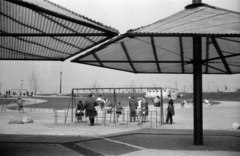 Hungary, Budapest XI., déli lejtője a Citadella alatt, Jubileumi park., 1971, Lencse Zoltán, playground, Budapest, Fortepan #60782