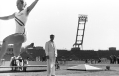 Magyarország, Népstadion, Budapest XIV., 1962, Lencse Zoltán, atlétika, távolugrás, sportbíró, hónaljkutya, Budapest, stadion, Fortepan #60832