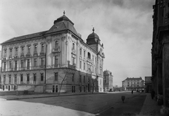 Magyarország, Győr, Révai Miklós utca a vasútállomás előtt, a Városháza és a Baross (Lenin) híd felé nézve., 1951, UVATERV, vasútállomás, Fortepan #6104