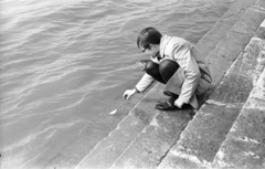 Magyarország, Budapest V., a pesti alsó rakpart lépcsője a Parlament közelében., 1966, Lencse Zoltán, Budapest, Fortepan #61061