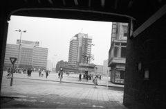 Germany, Berlin, Kelet-Berlin, Alexanderplatz, középen a világóra., 1971, Lencse Zoltán, world clock, GDR, East-Berlin, modern architecture, Heinz Mehlan-design, Emil Leibold-design, Peter Skujin-design, Erich John-design, Fortepan #61100