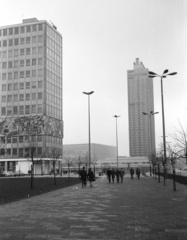 Germany, Berlin, Kelet-Berlin, Karl Marx Allee az Alexanderplatz felé nézve. Balra a Haus des Lehrers, jobbra a Hotel Stadt Berlin., 1971, Lencse Zoltán, hotel, GDR, socialist realism, East-Berlin, modern architecture, wall painting, Hermann Henselmann-design, Roland Korn-design, Heinz Scharlipp-design, Walter Womacka-design, Hans Erich Bogatzky-design, Fortepan #61102